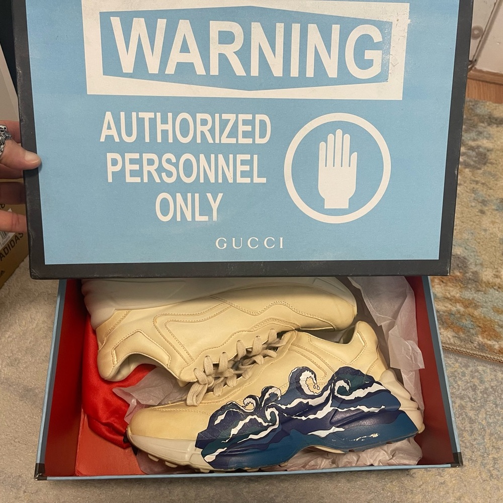 EUC Men’s Size 8 (Euro Sz 41) Gucci Rhyton Wave Print Dad Shoes In Ivory & Blue - Picture 16 of 16